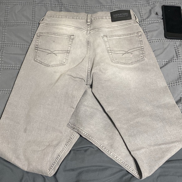 Signature jeans Size 29 Levi’s jean - Picture 3 of 4